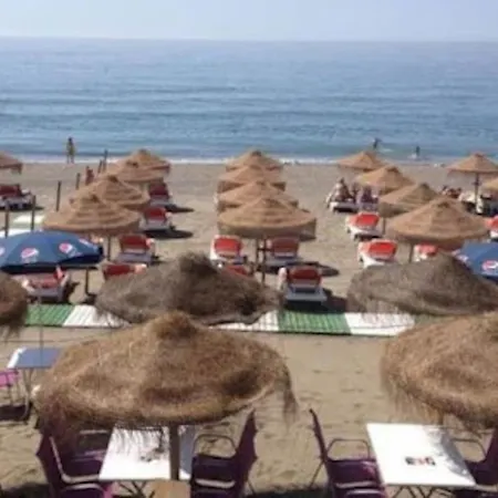 Increible Bajo Con Jardin Primera Linea Playa Estepona