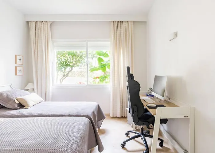 Increible Bajo Con Jardin Primera Linea Playa Apartment Estepona