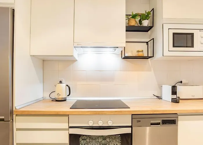 Increible Bajo Con Jardin Primera Linea Playa Apartment