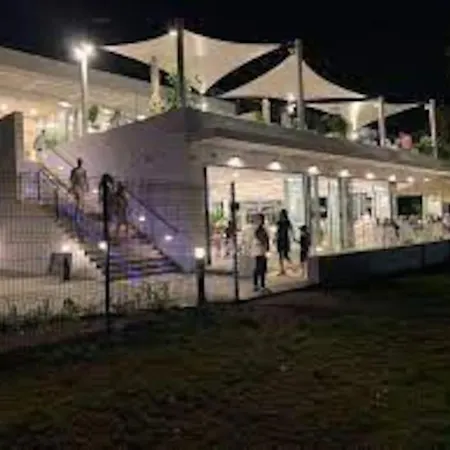 Increible Bajo Con Jardin Primera Linea Playa * 埃斯特波纳