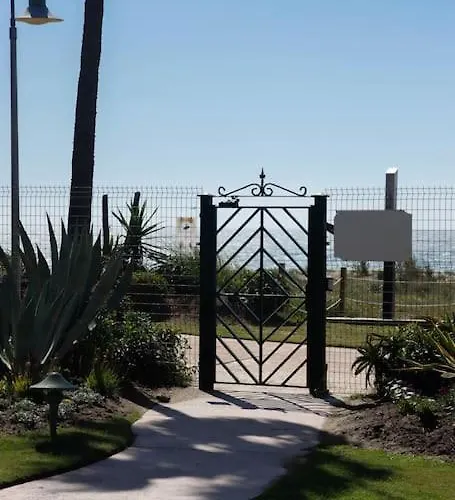 公寓 Increible Bajo Con Jardin Primera Linea Playa 埃斯特波纳