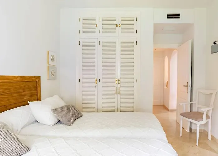 Increible Bajo Con Jardin Primera Linea Playa 公寓 *