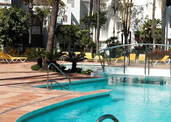 公寓 Increible Bajo Con Jardin Primera Linea Playa 埃斯特波纳