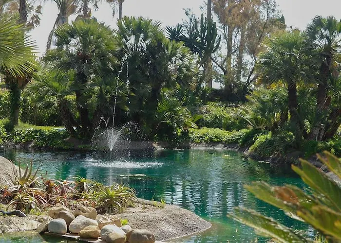 Increible Bajo Con Jardin Primera Linea Playa 公寓 *