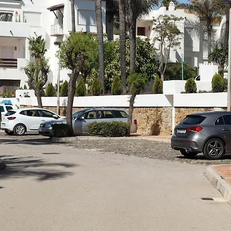 Increible Bajo Con Jardin Primera Linea Playa Estepona