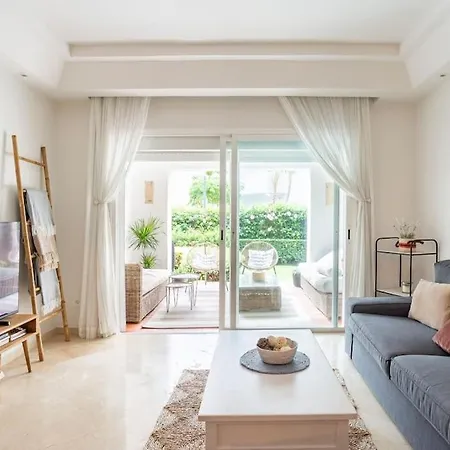Апартаменты Increible Bajo Con Jardin Primera Linea Playa *