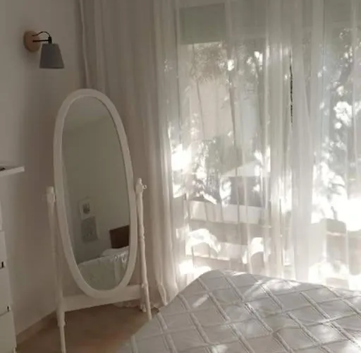 Increible Bajo Con Jardin Primera Linea Playa