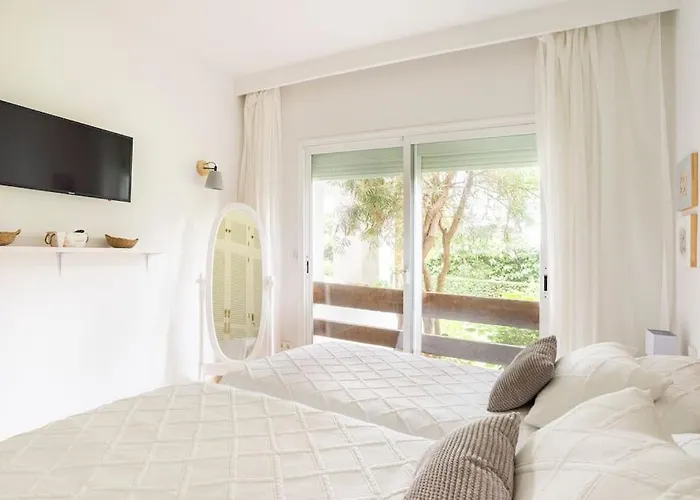 Increible Bajo Con Jardin Primera Linea Playa アパート *