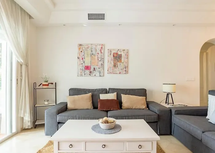 Increible Bajo Con Jardin Primera Linea Playa * エステポナ